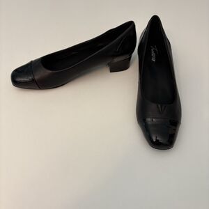 Trotters Shoes Womens 8N Daisy Black Leather Slip On Block Heels Pump Officecorp